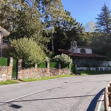 Con Hermosas Vistas A