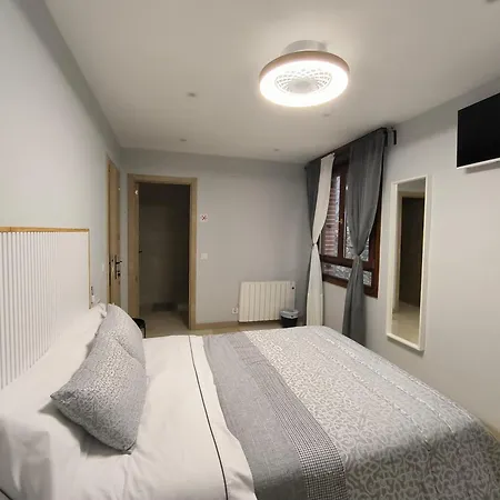 Con Hermosas Vistas A Quarto em Acomodações Particulares Bilbau