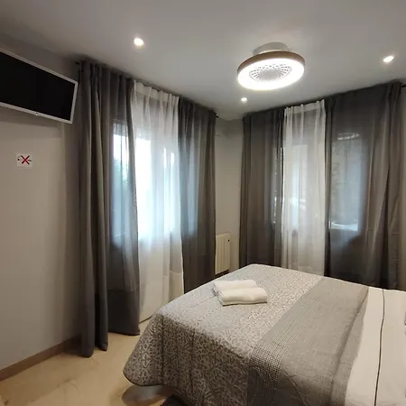 Con Hermosas Vistas A *